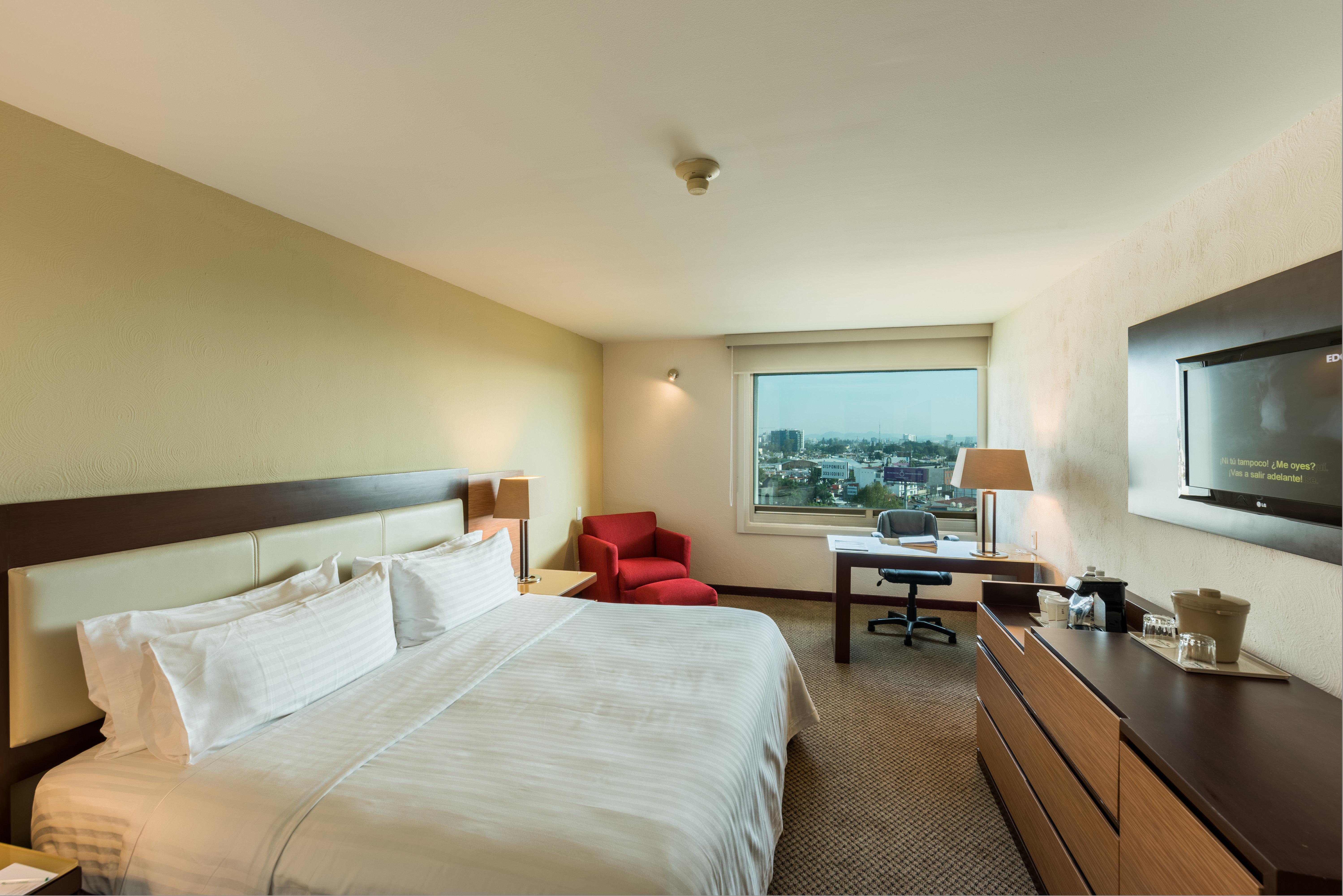 Holiday Inn Guadalajara Select By Ihg Exterior photo