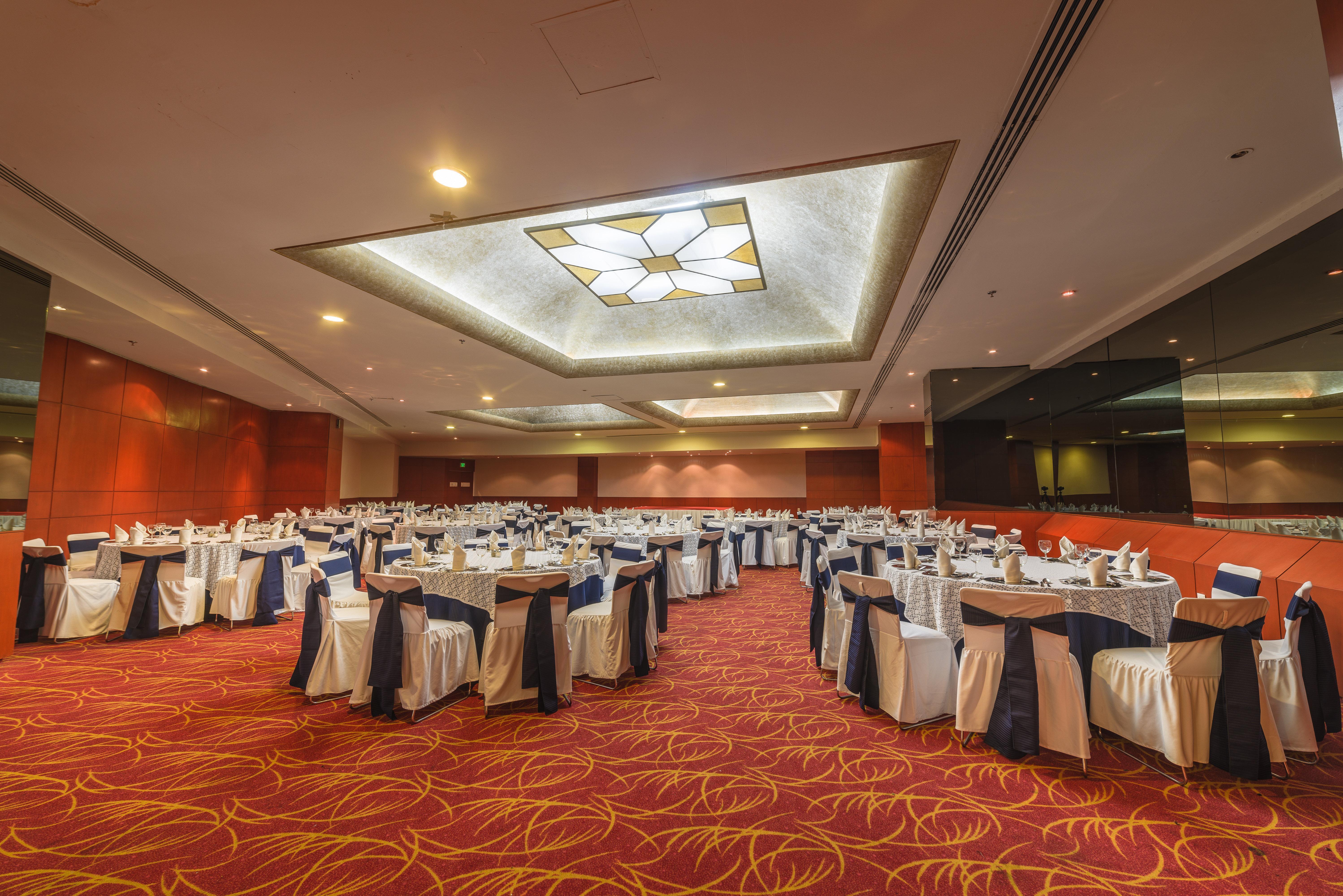 Holiday Inn Guadalajara Select By Ihg Exterior photo