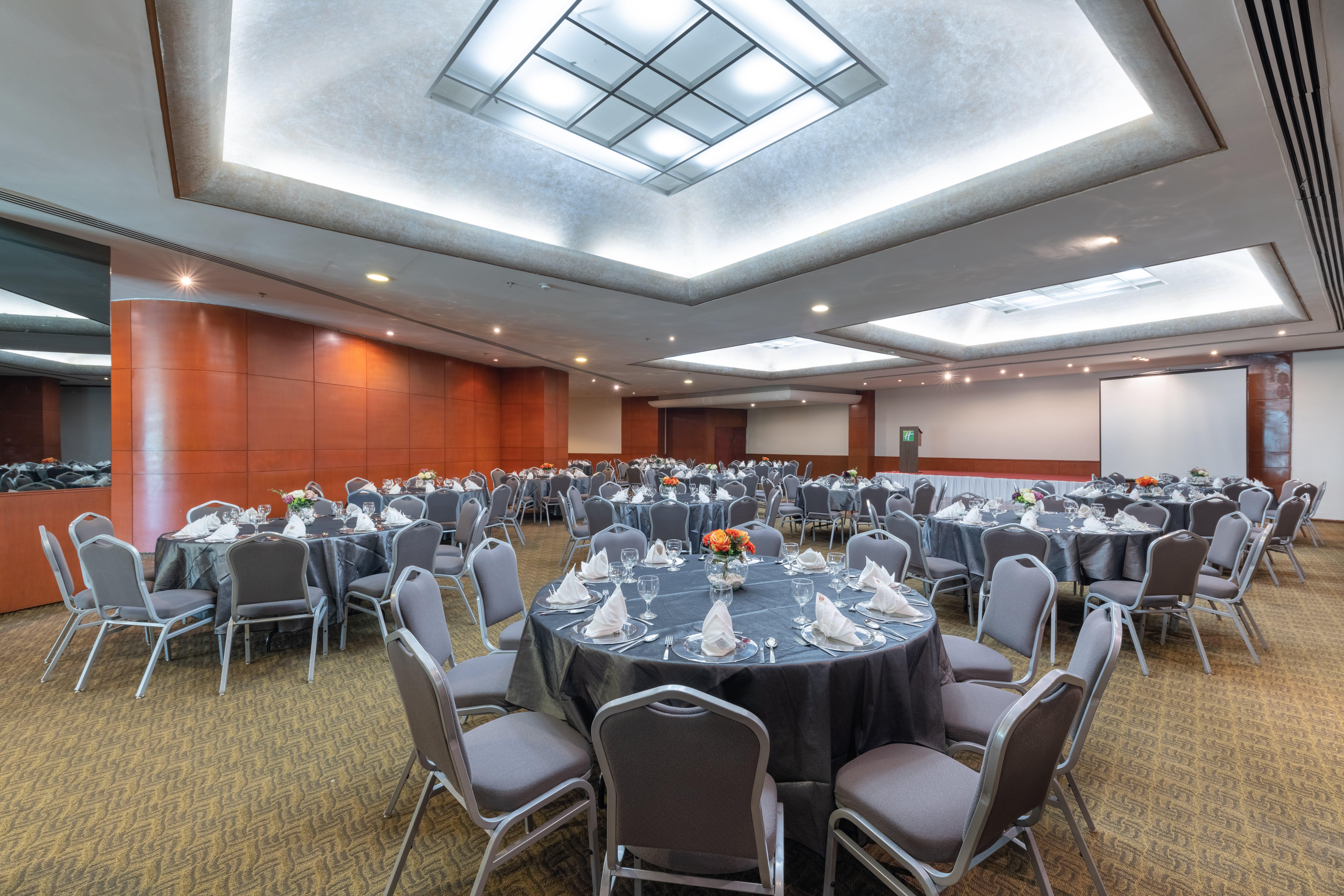 Holiday Inn Guadalajara Select By Ihg Exterior photo