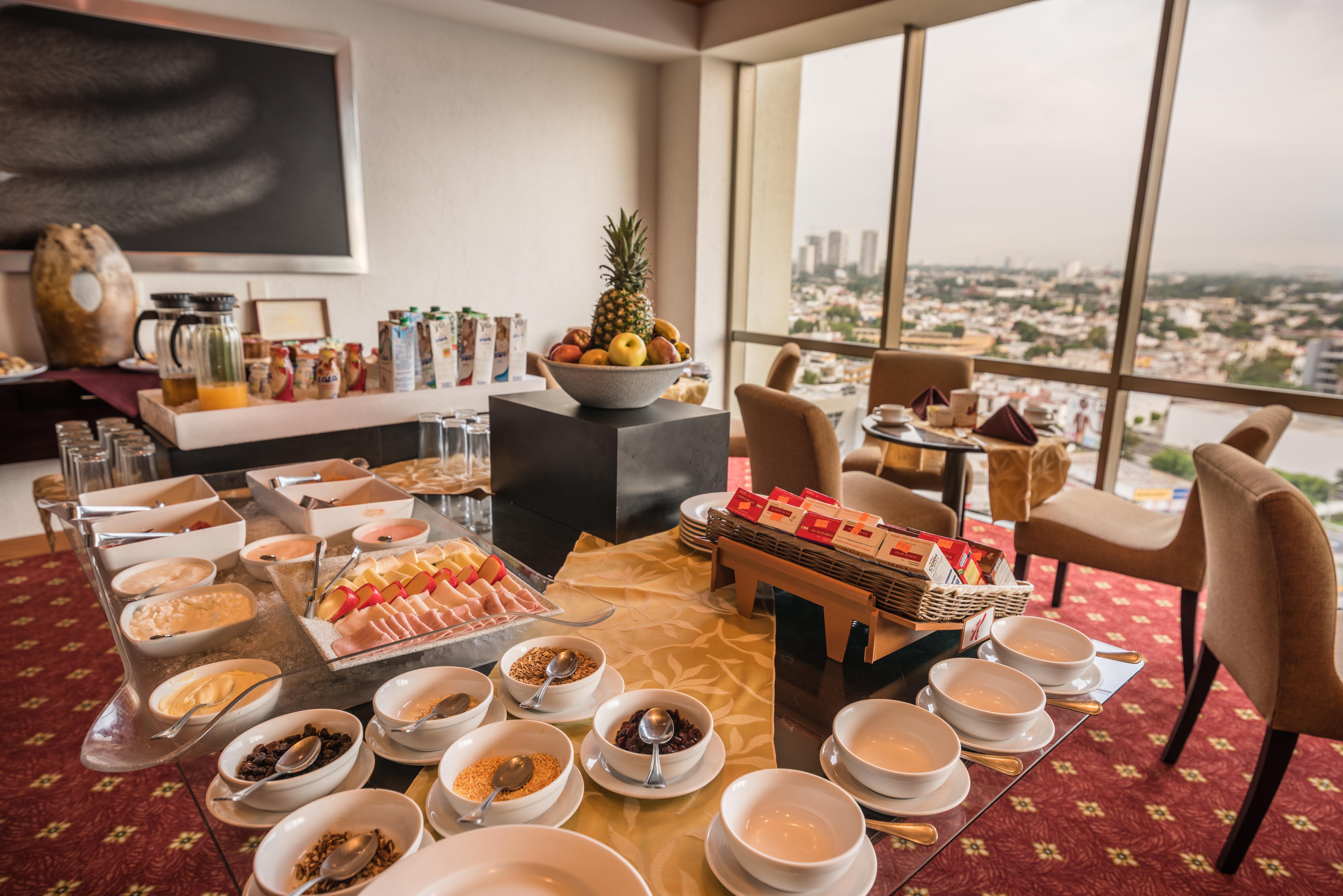 Holiday Inn Guadalajara Select By Ihg Exterior photo