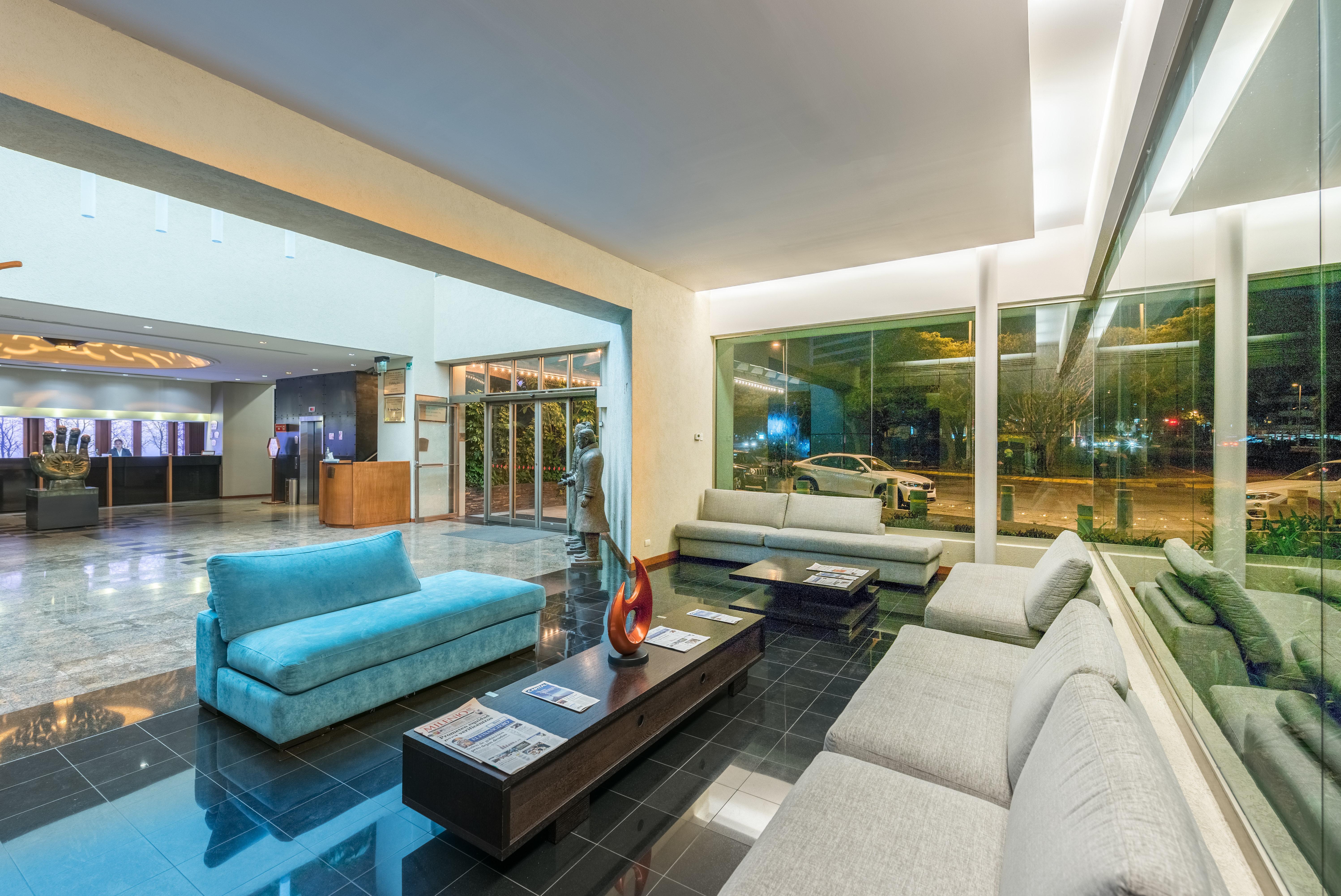 Holiday Inn Guadalajara Select By Ihg Exterior photo