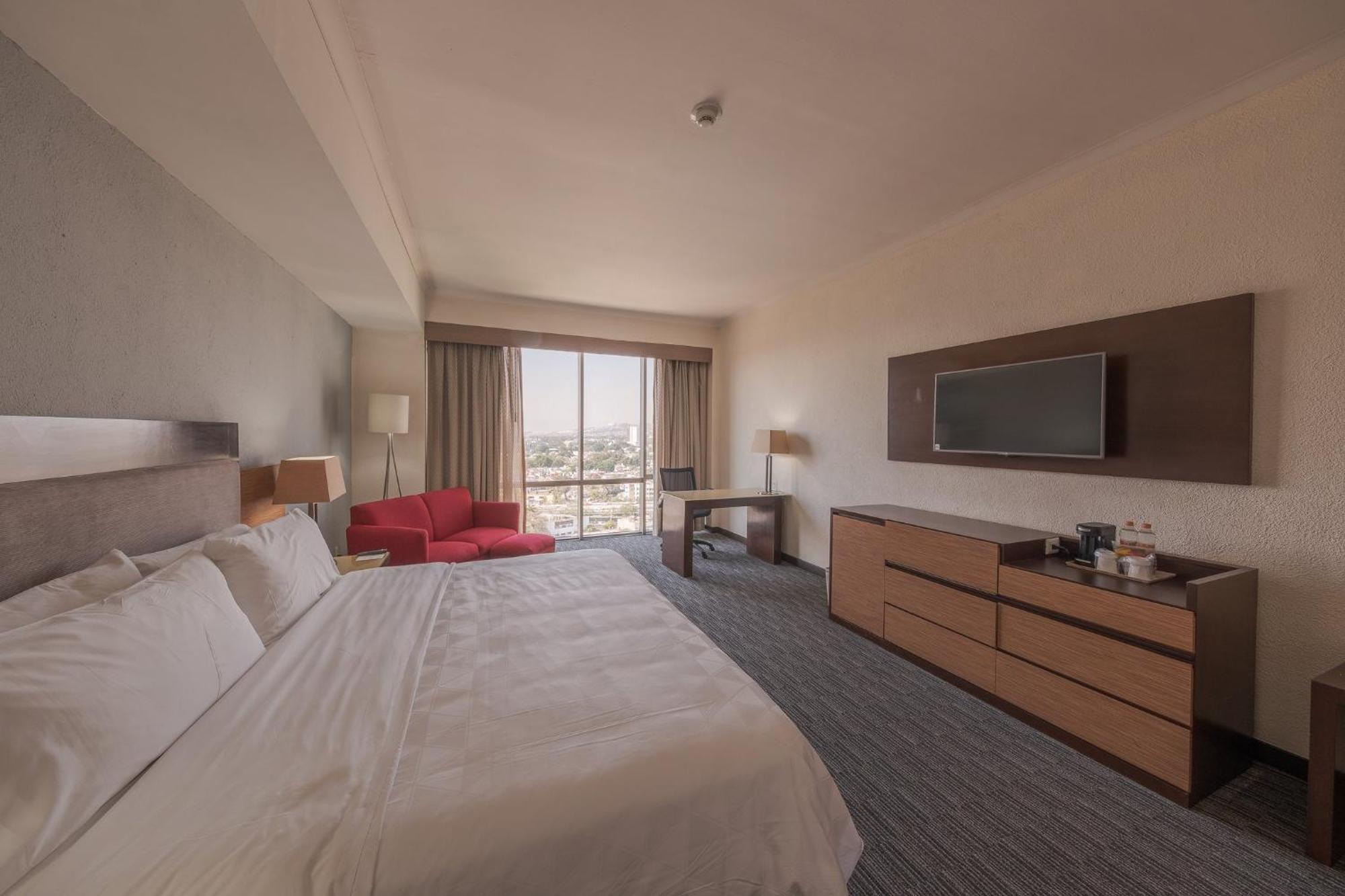 Holiday Inn Guadalajara Select By Ihg Exterior photo